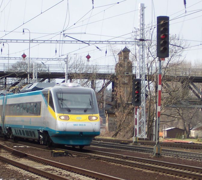 672px-Pendolino_roudnice1a.jpg